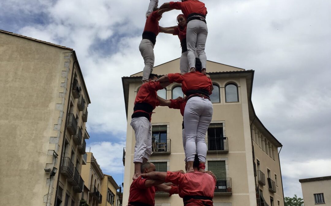 Els Xicots de Vilafranca celebren un Cap de Setmana de Convivència i Castells a Girona en “Temps de Flors”